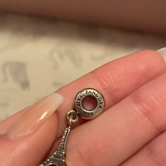 Pandora Eiffel Tower charm - Picture 3 of 3